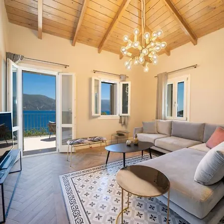 Luxury Seafront Liberty With Pool In Villa