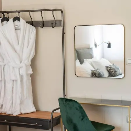 Villa Luxury Seafront Liberty With Pool In *