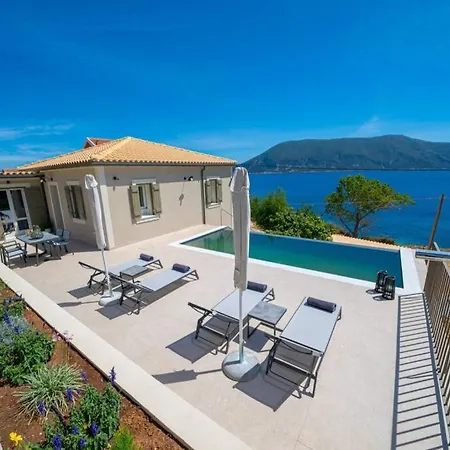 Villa Luxury Seafront Liberty With Pool In