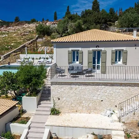 Luxury Seafront Liberty With Pool In فيسكاردو
