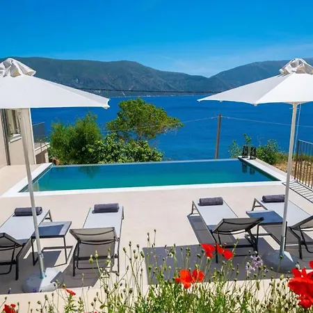 Villa Luxury Seafront Liberty With Pool In *