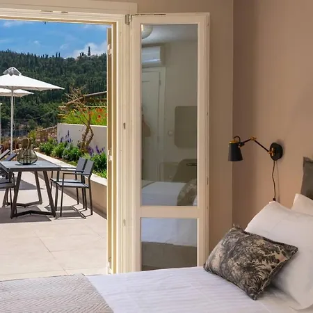 Luxury Seafront Liberty With Pool In Villa Fiskardo