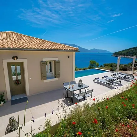 Luxury Seafront Liberty With Pool In Villa *