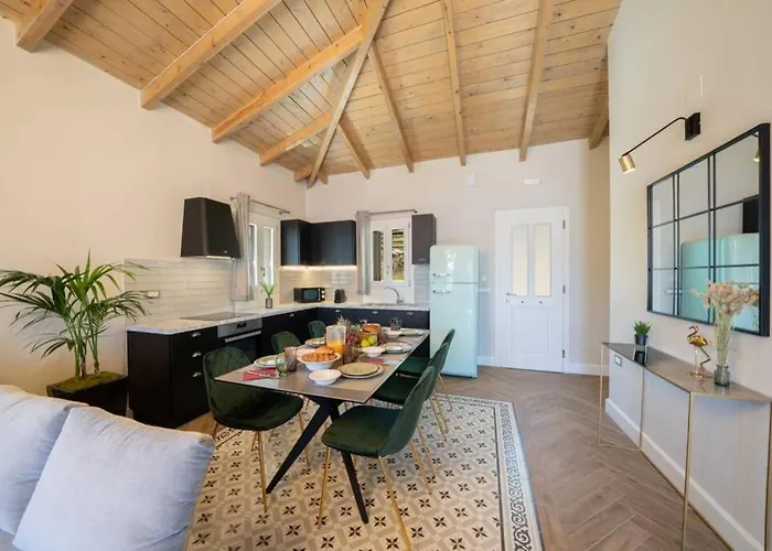 Luxury Seafront Liberty With Pool In *