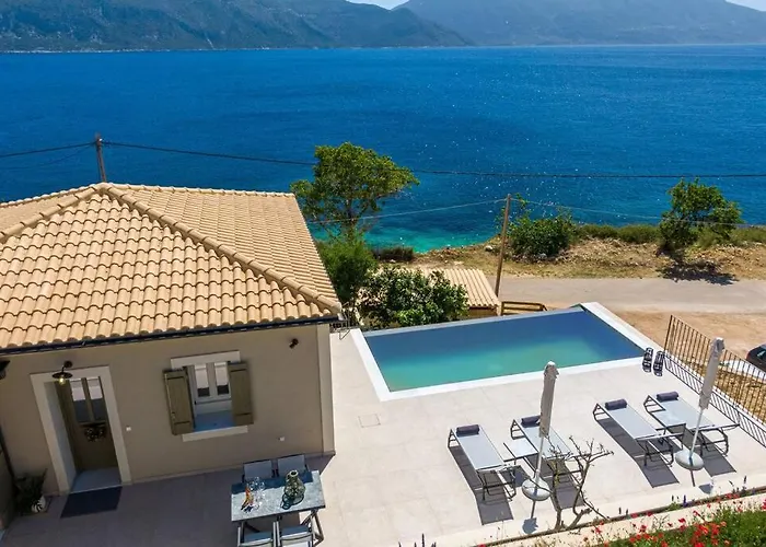 Luxury Seafront Liberty With Pool In Villa *