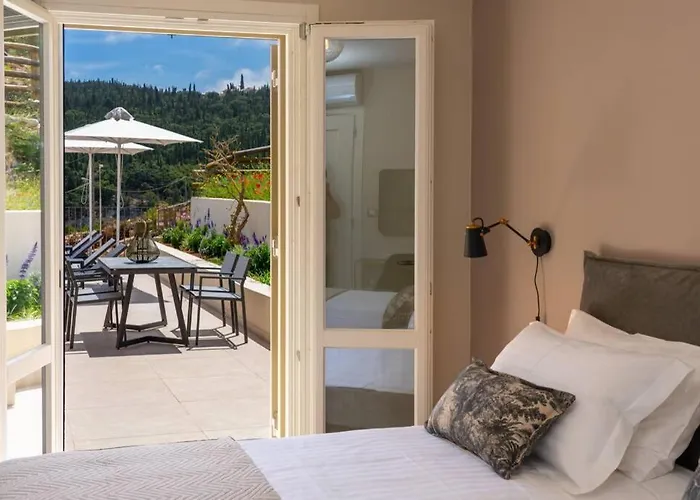 Luxury Seafront Liberty With Pool In Villa Fiskardo