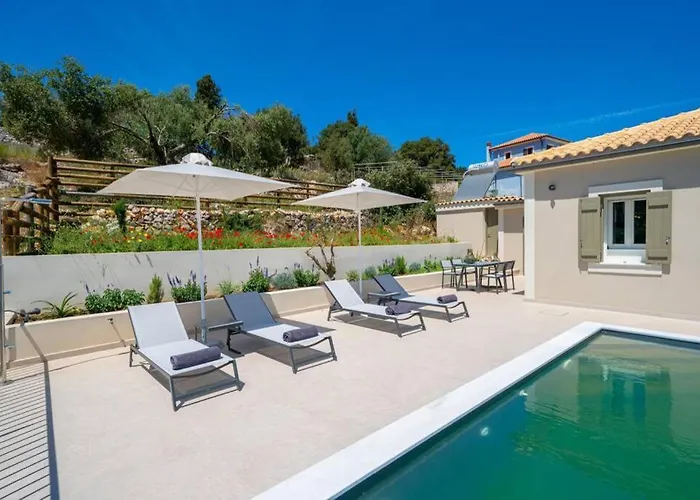 Luxury Seafront Liberty With Pool In *
