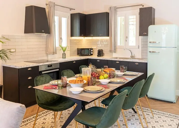 Luxury Seafront Liberty With Pool In *
