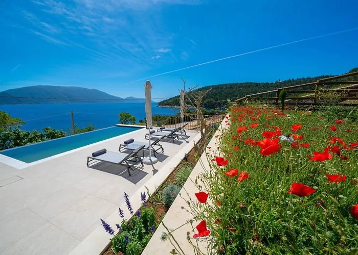 Villa Luxury Seafront Liberty With Pool In Fiskardo