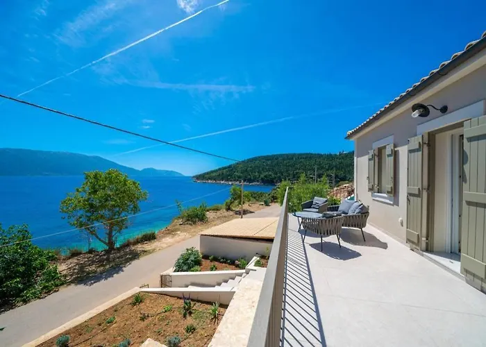 Villa Luxury Seafront Liberty With Pool In