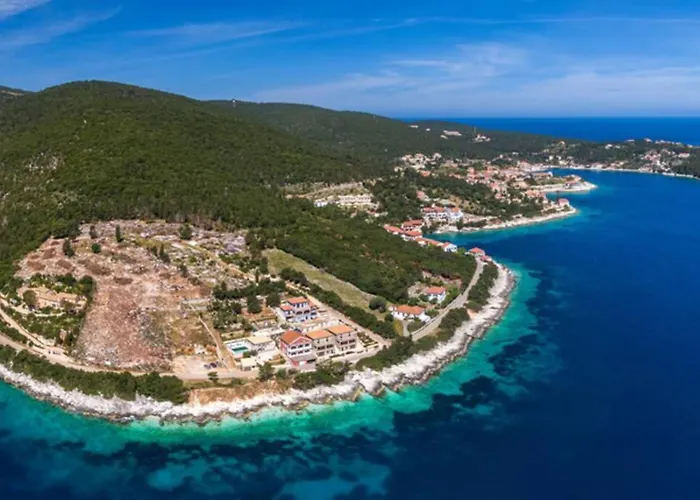 Luxury Seafront Liberty With Pool In Villa Fiskardo