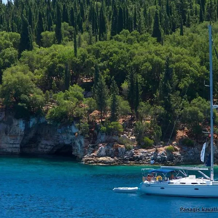 Luxury Seafront Liberty With Pool In Villa